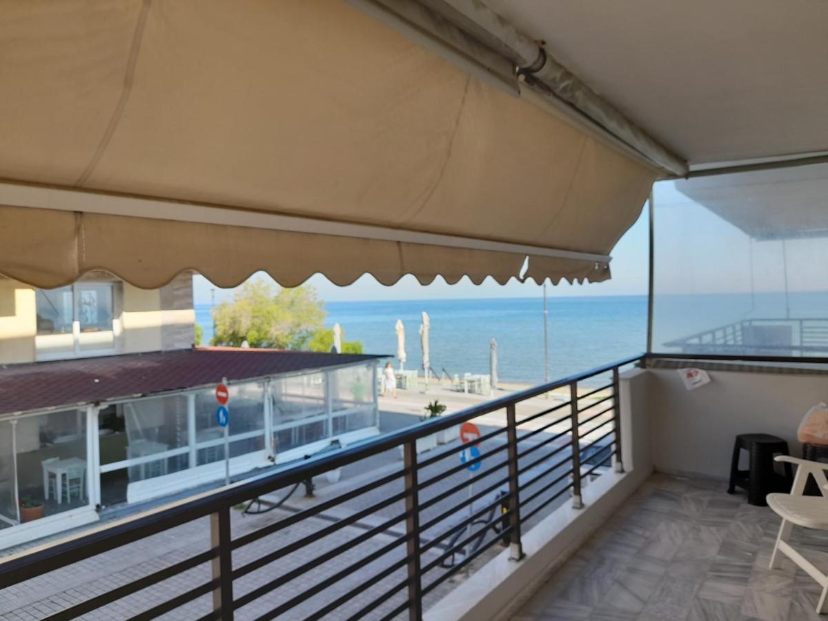 Annas Seaside Apartment Peraía Eksteriør bilde