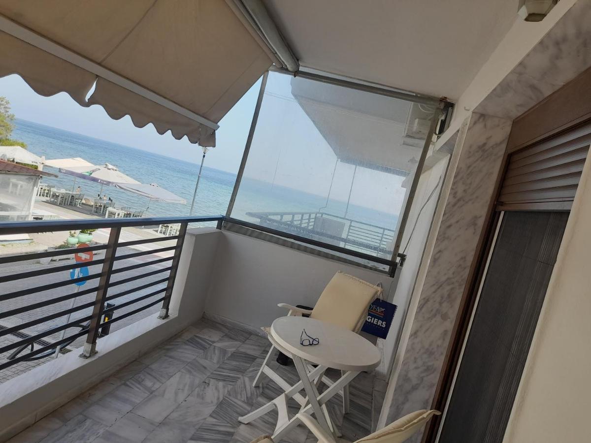 Annas Seaside Apartment Peraía Eksteriør bilde